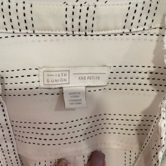 14TH & Union off white and black, longsleeved top size XXSP - Picture 4 of 6